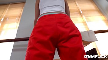 Gym Fuck Nympho Taylor Sands Works Out Her Pussy With Jump Rope Handles