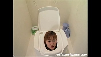 Japanese Girls Piss In Toilet